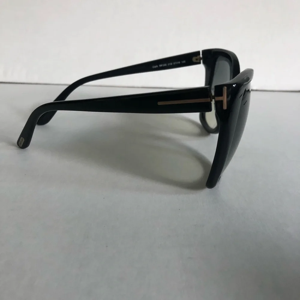 Tom Ford Sunglasses - Picture 5 of 9